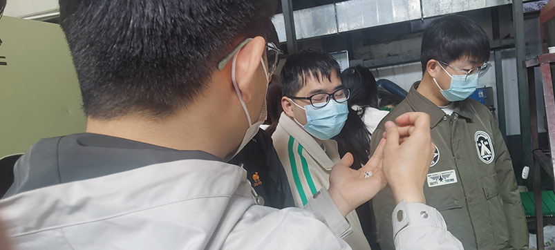 Warmly welcome teachers and students from Hebei University of Science and Technology to visit and study in Haokang Company!